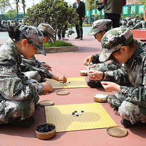 在特訓(xùn)學(xué)校度過的快樂周末