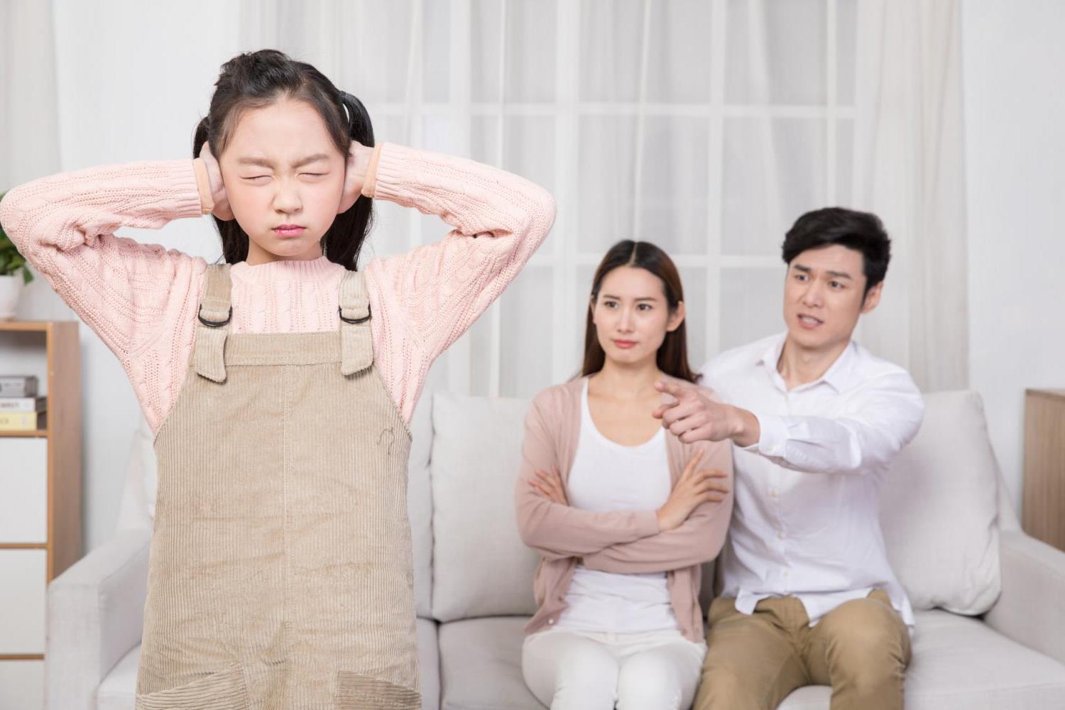 叛逆期孩子改造學校：叛逆厭學的孩子應該如何相處和交流？