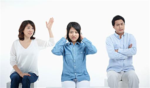 青春期孩子叛逆難教育，家長掌握六個秘訣，孩子立馬變乖。