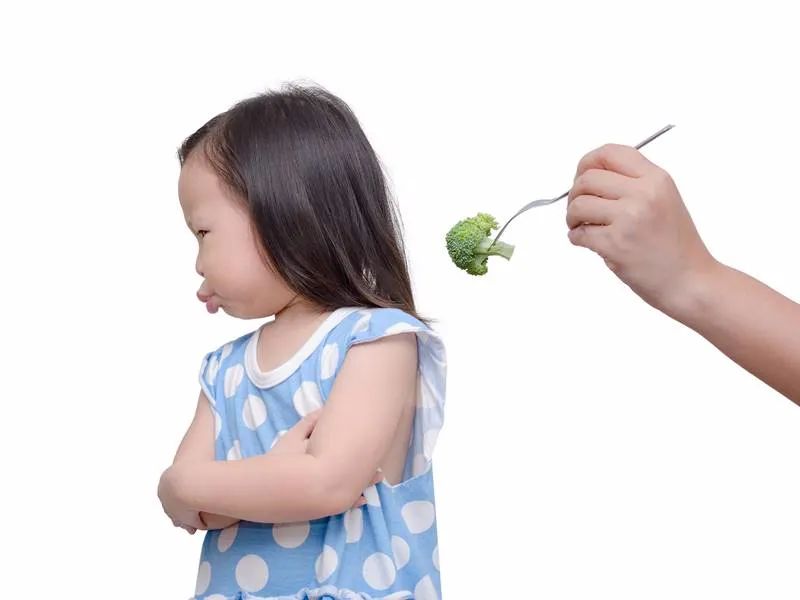 叛逆孩子仇視父母，問題少年特訓學校揭露背后心理真相