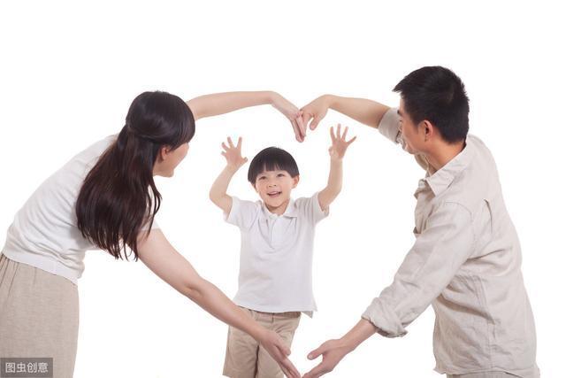 網癮孩子被多所學校退學，家長怎么幫助孩子戒除網癮？