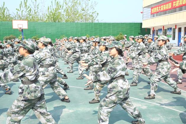 新生班周末考核（軍事會操）