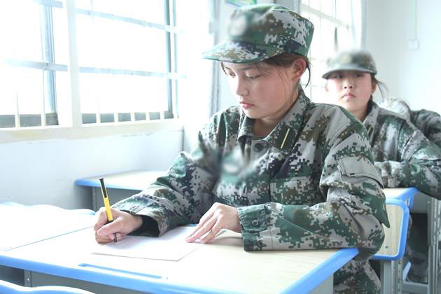 叛逆孩子強(qiáng)制管教學(xué)校(孩子叛逆放在管