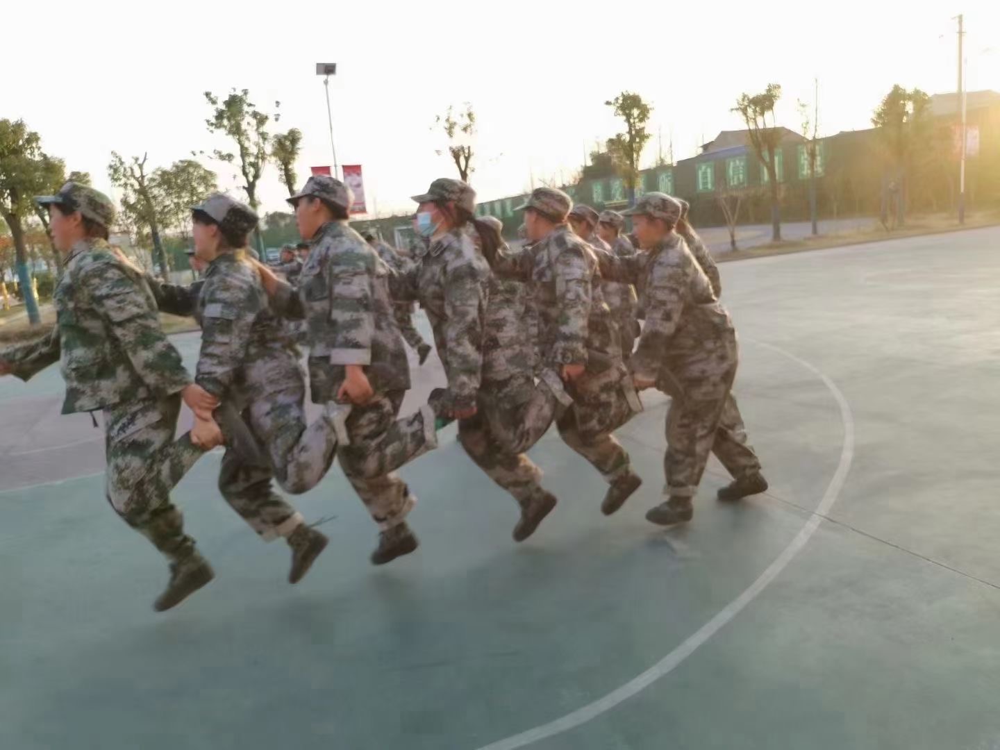14歲的孩子叛逆有哪些具體表現？(圖1)