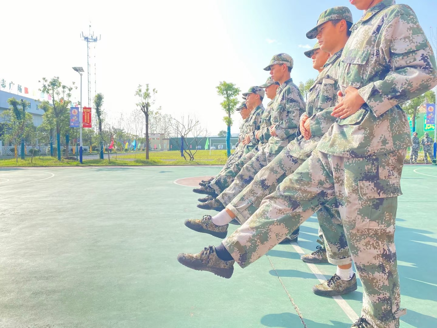 如何讓孩子學(xué)會(huì)合理表達(dá)情緒？