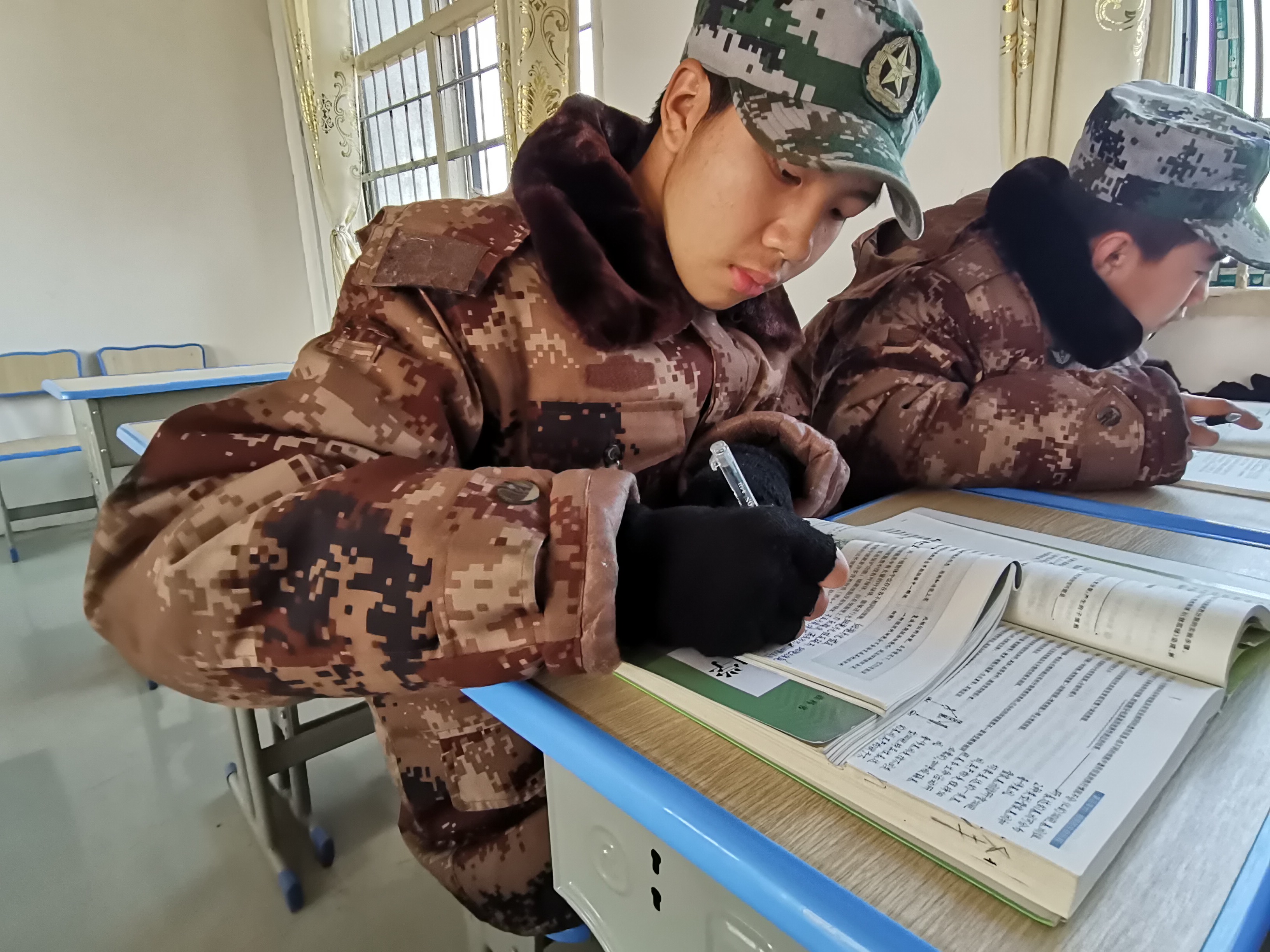特訓學校：孩子不跟父母交流的原因(圖1)