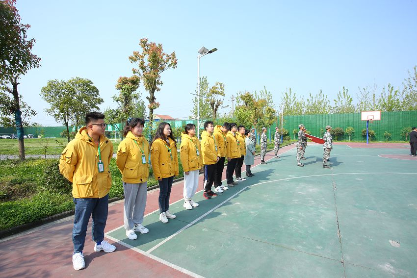學校管理模式是什么樣的？