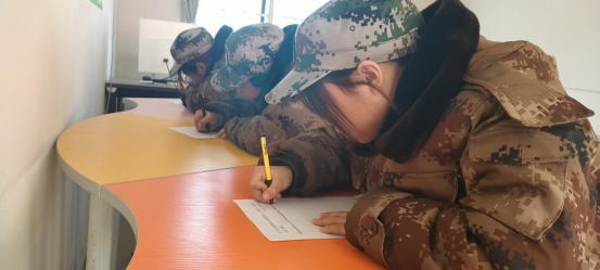 孩子厭學(xué)愛玩游戲，家長試試這這個方法
