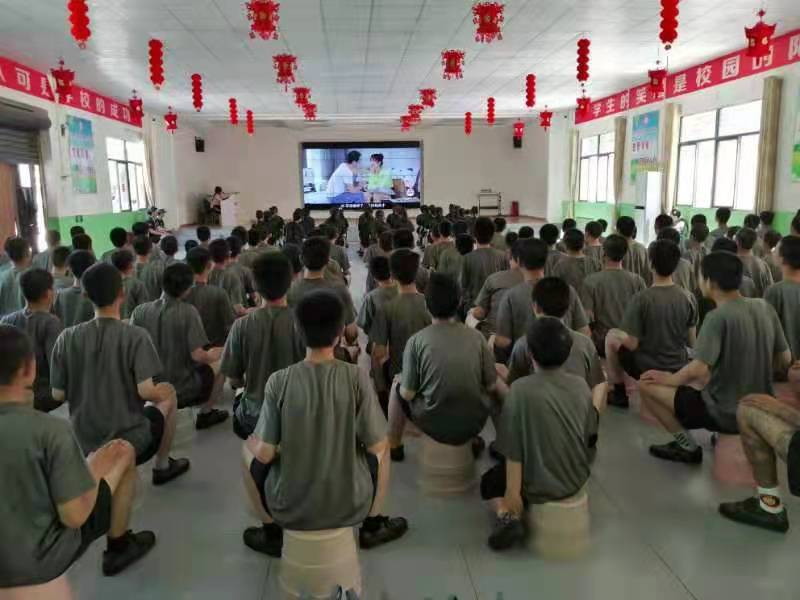 網絡對孩子危害大，遠離網絡需要及時