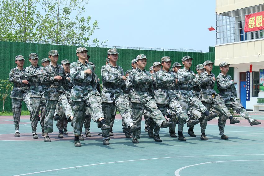 軍訓(xùn)雖然辛苦，但有這五大益處！