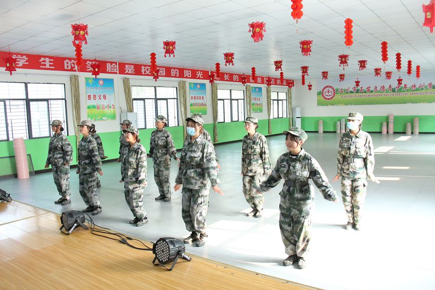 十幾歲女生早戀，家長先告訴孩子這些道理(圖1)