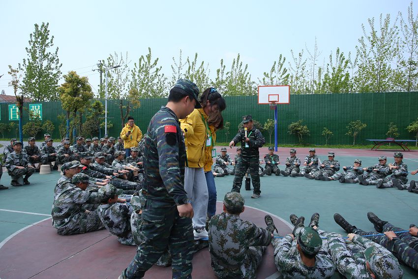 發現孩子早戀，父母應該怎么做？(圖2)