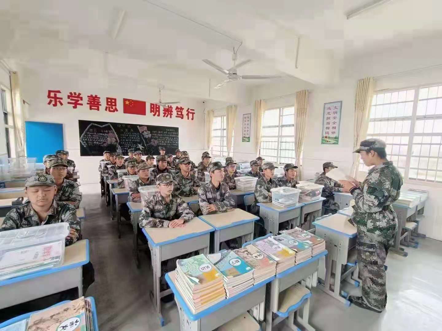 未成年孩子陷入早熟早戀，父母先了解問題根源