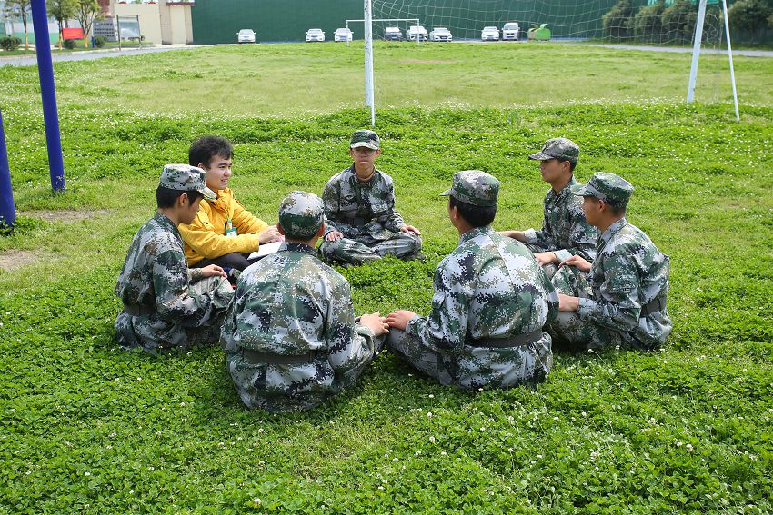 小孩子不想上學(xué)的話 家長該出絕招了(圖1)
