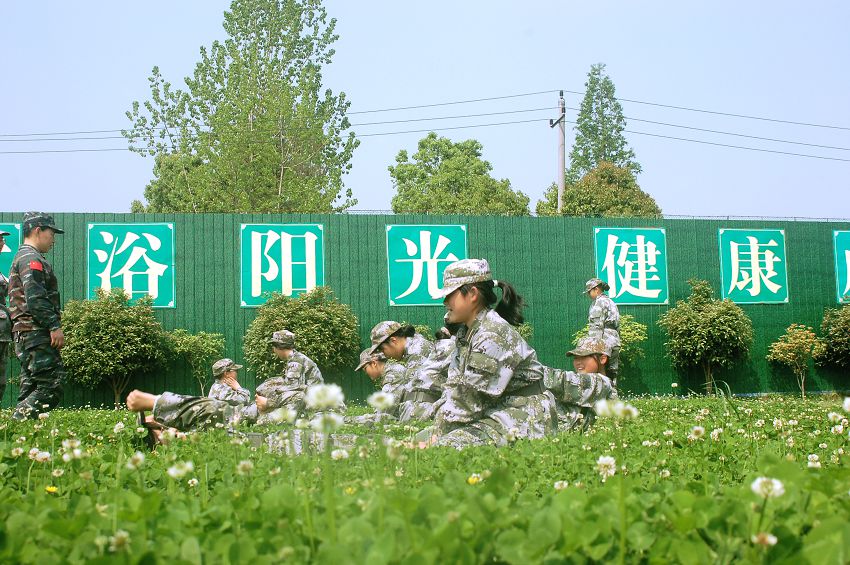 孩子上學不愿去咋辦，有什么好的建議嗎(圖1)