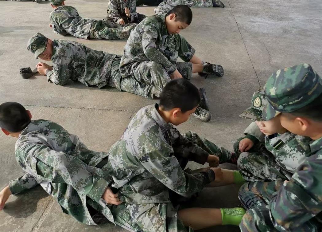 軍訓(xùn)生活指南，團(tuán)體按摩安排起來！