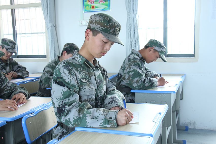 孩子叛逆期學(xué)校 家長(zhǎng)該怎么選