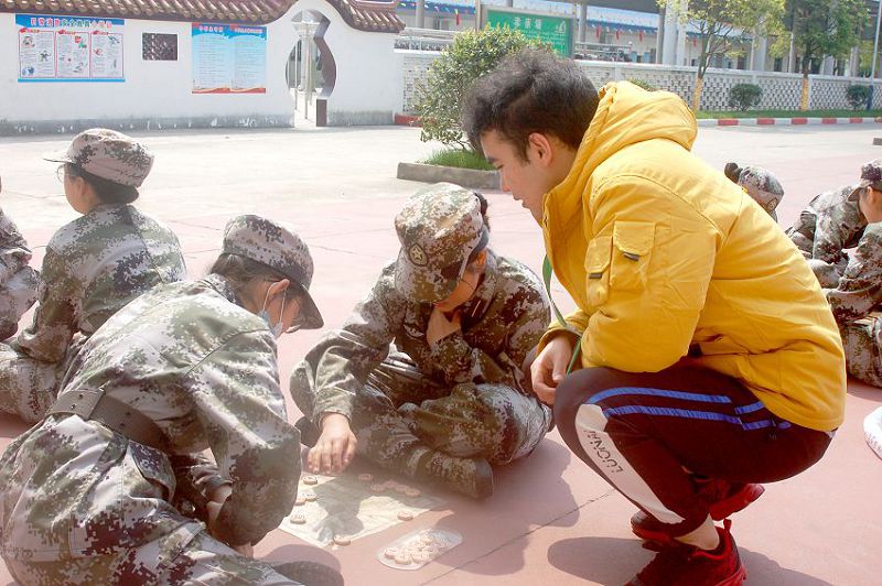 問(wèn)題孩子學(xué)校解析親子關(guān)系疏遠(yuǎn)的原因