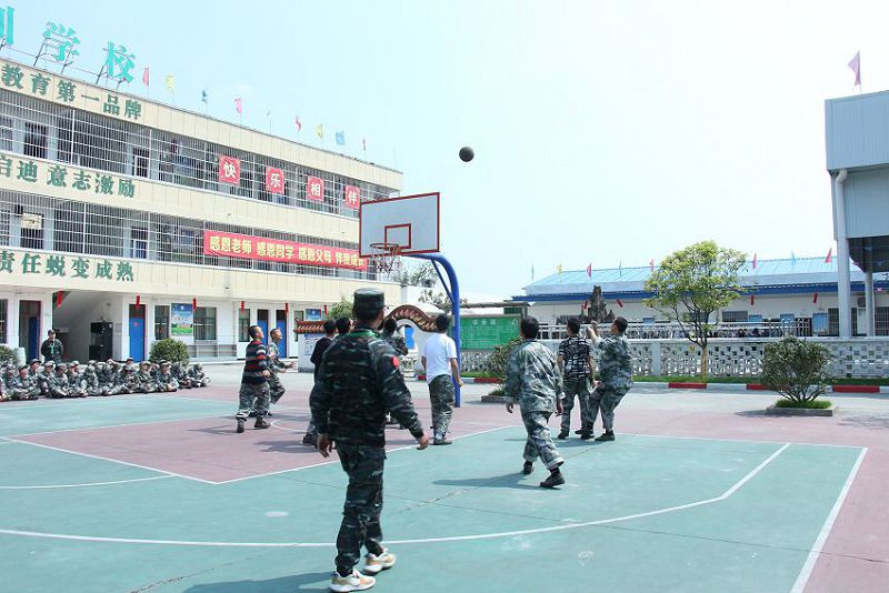 特訓(xùn)學(xué)校：為什么孩子會(huì)離家出走？