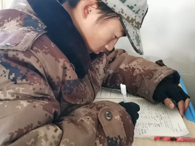 一個失戀后責怪父母的男孩