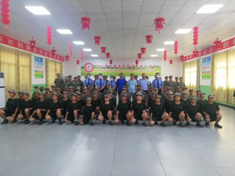 檢察院領(lǐng)導(dǎo)蒞臨我校開展法制