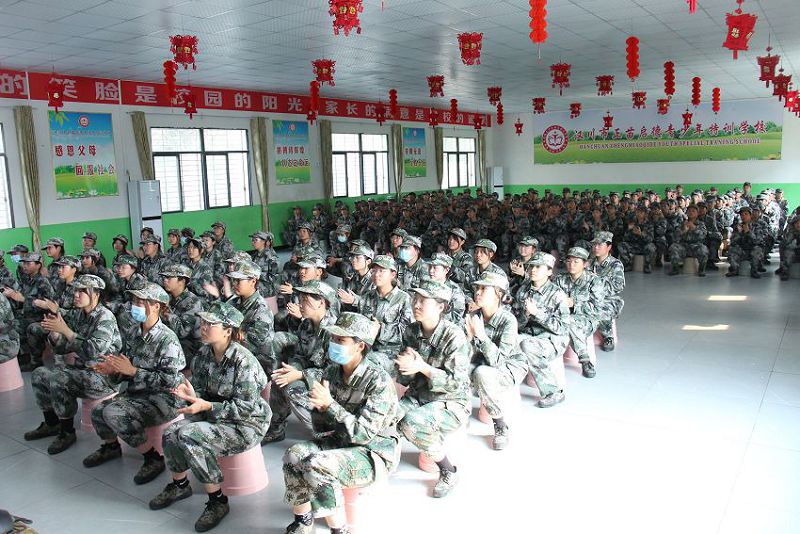 叛逆少年感恩教育學(xué)校有什么優(yōu)點(diǎn)？如何正確引導(dǎo)叛逆少年(圖2)