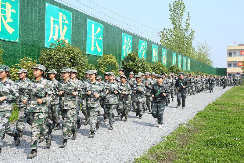 為什么我們應(yīng)該注重德育教育？