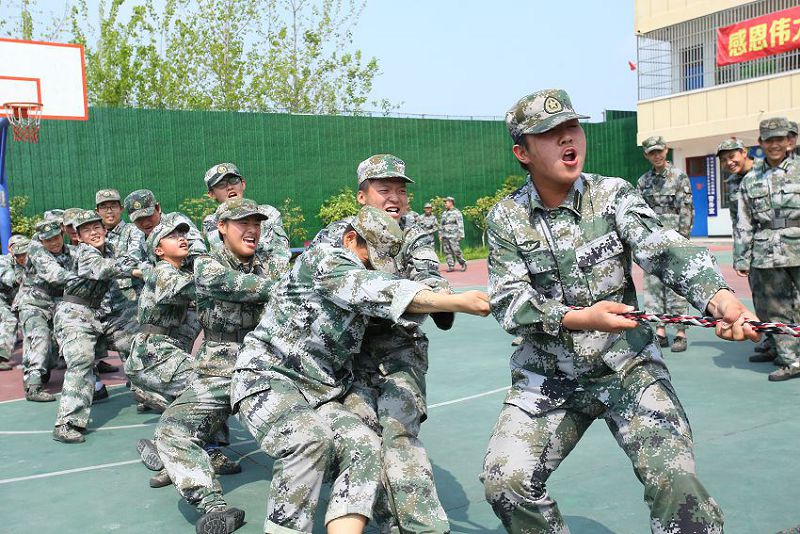 準(zhǔn)軍事化管理是否讓一些家長(zhǎng)感到壓抑？