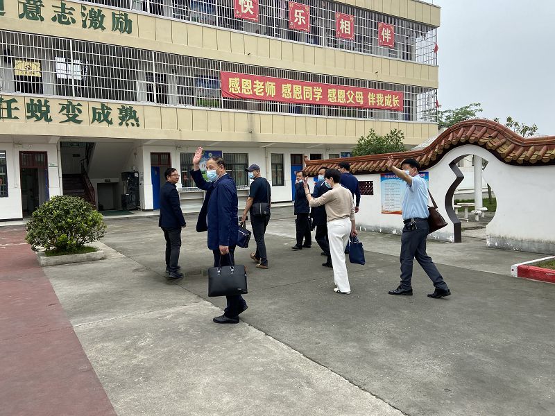注重學生的心理與生理的繁育