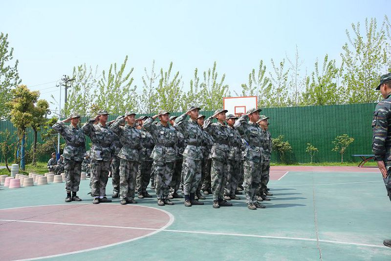  孩子叛逆時，家長應該怎么做？