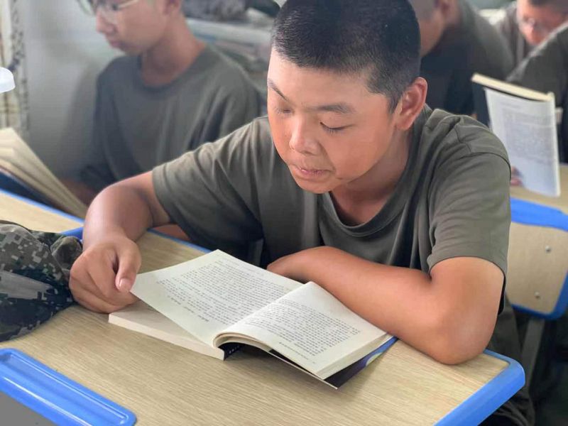 孩子不聽話逃學怎么辦？做好這8點