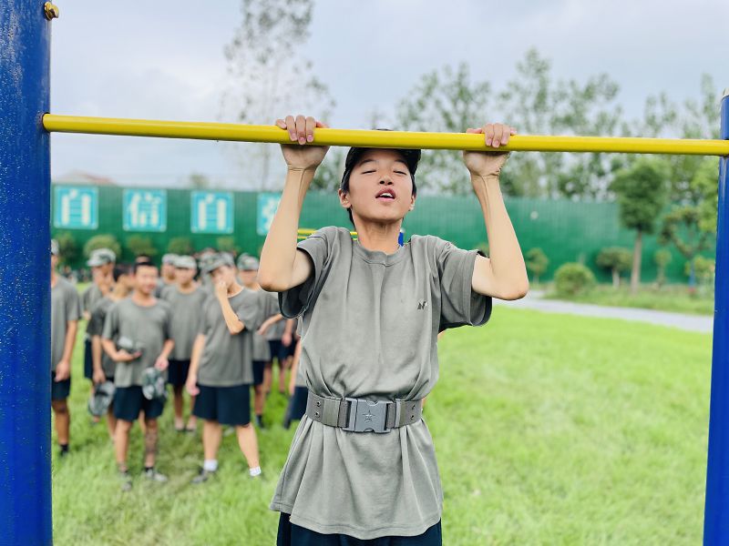 叛逆期的孩子怎么去引導(dǎo)？挫折教育很重要
