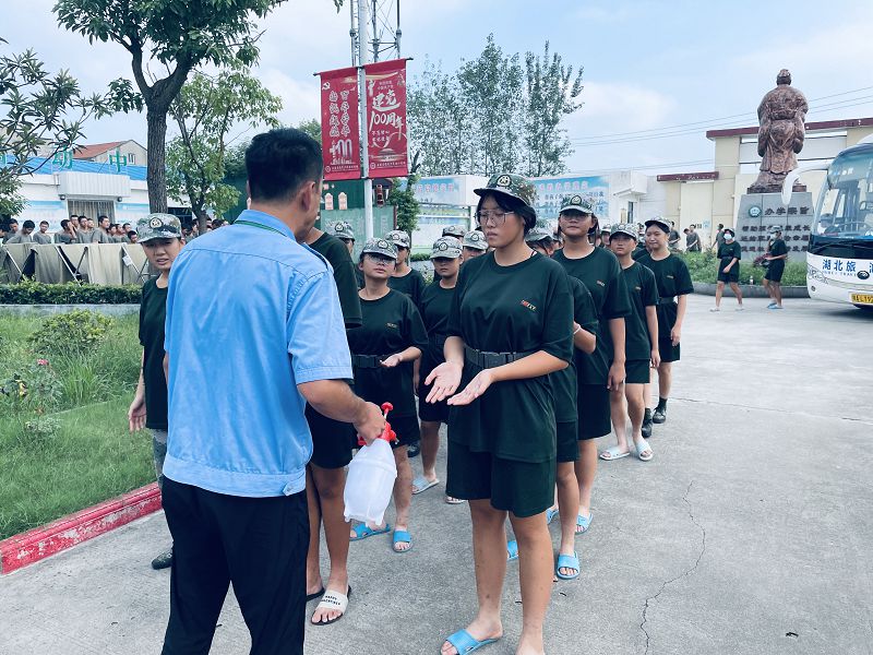 青少年心理疏導心理矯正學校經驗總結，孩子出現心理問題該這么做